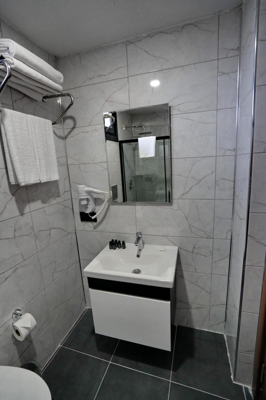 Shelton Airport Hotel Arnavutkoy Buitenkant foto